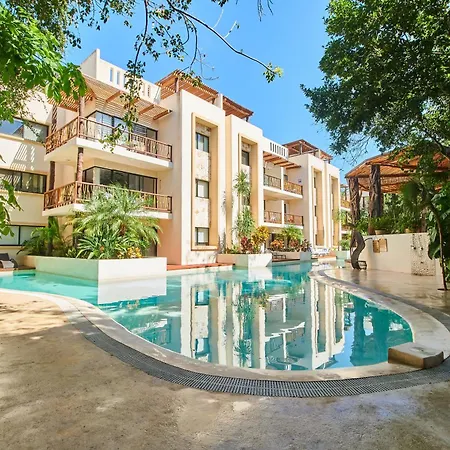 Dorian Gray - Pool & Beach Club Access & 300Mbps Wifi